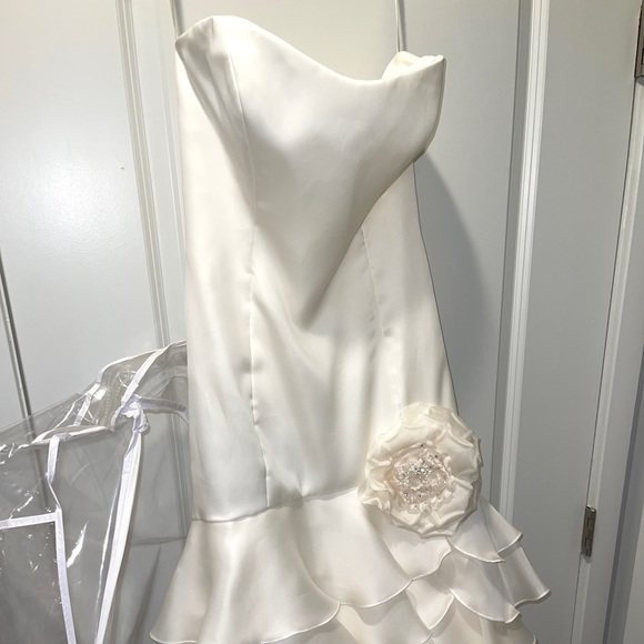 NWT Lazaro wedding gown - Never used - Picture 6 of 17